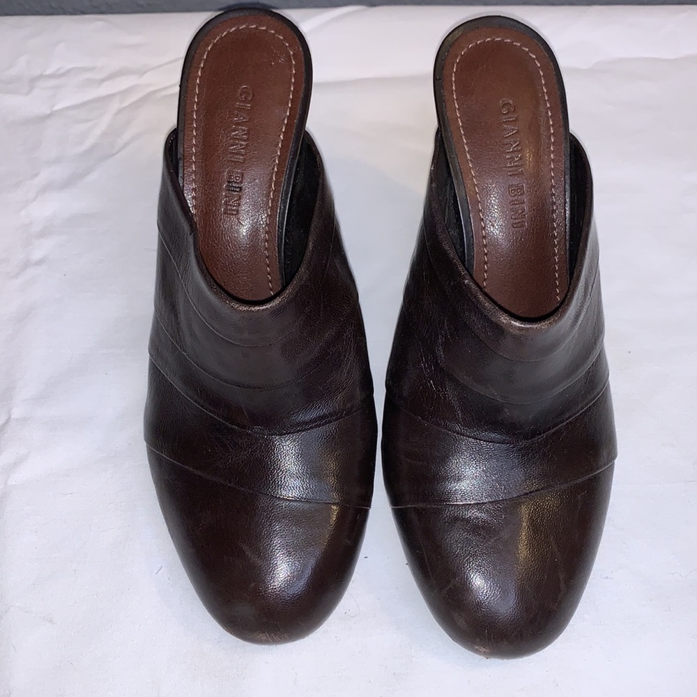 Gianni Bini brown leather shoes. 6 1/2